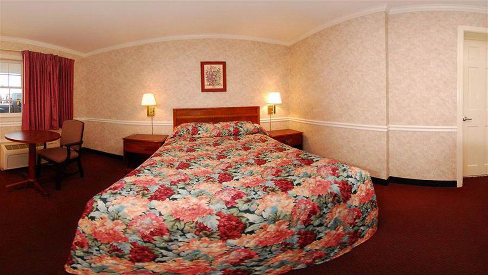 Rodeway Inn Fairfax Exterior photo