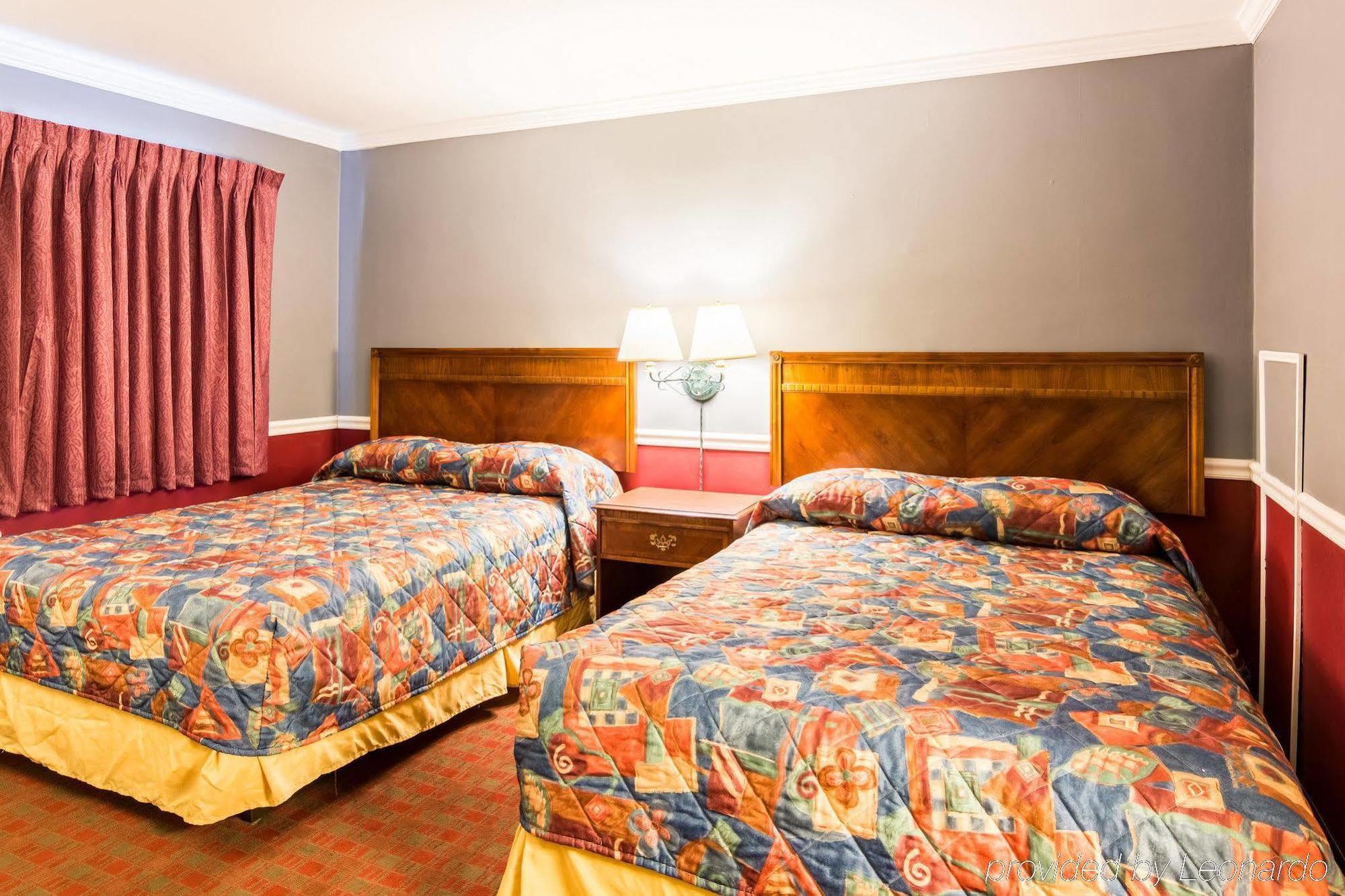 Rodeway Inn Fairfax Exterior photo