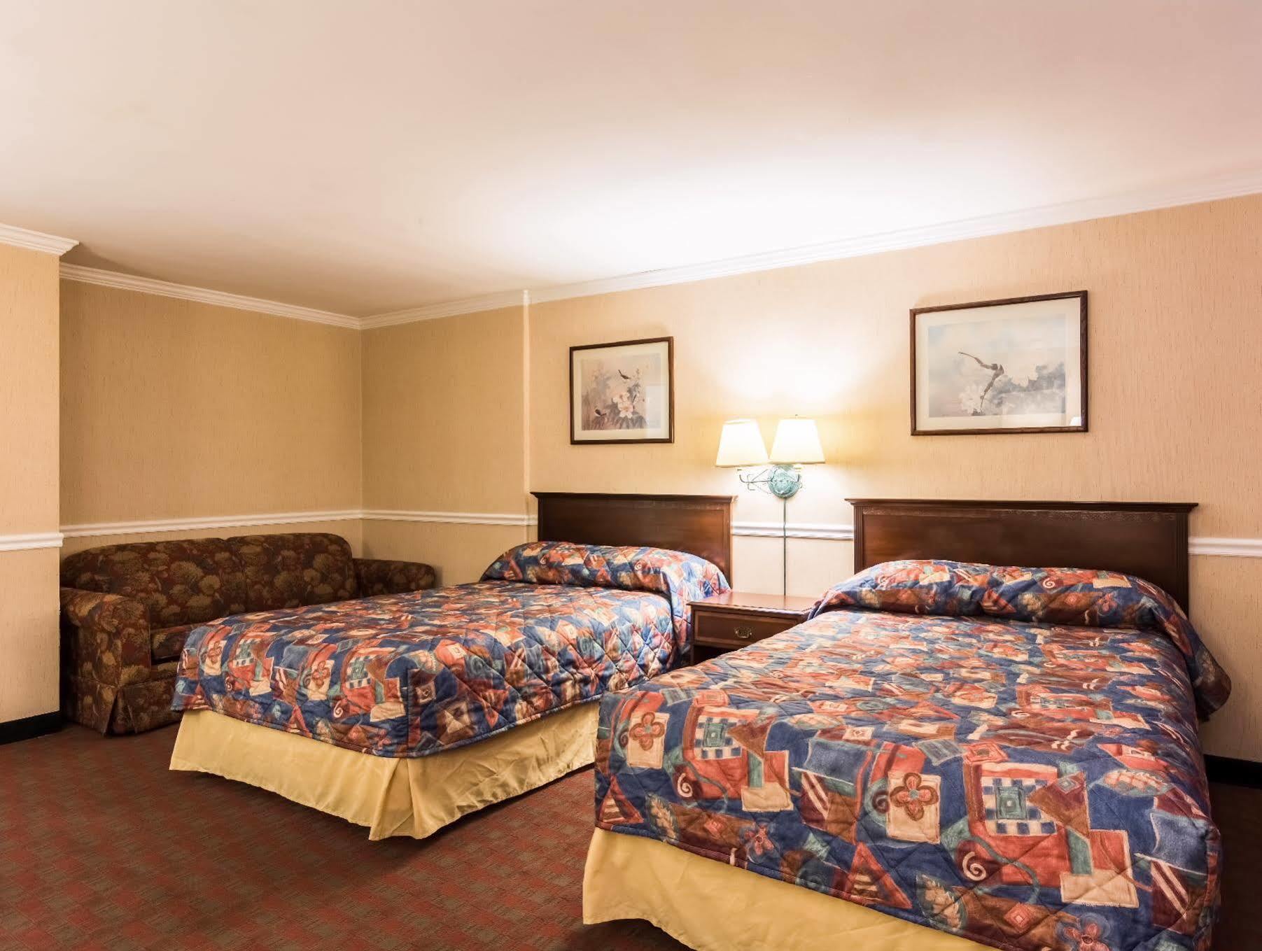 Rodeway Inn Fairfax Exterior photo