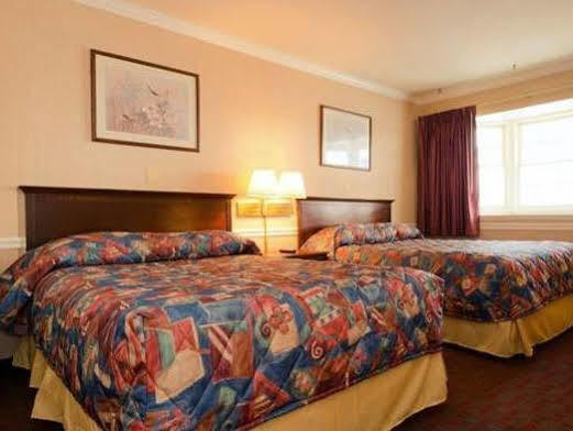 Rodeway Inn Fairfax Exterior photo
